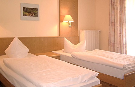 2-Bett-Zimmer